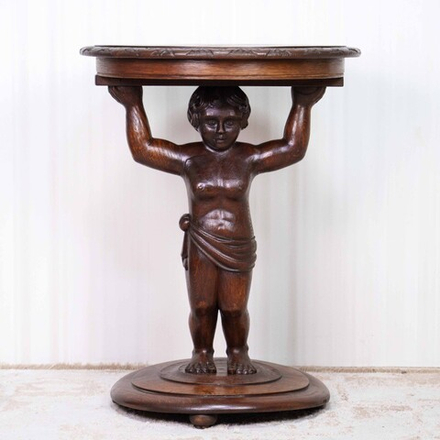 Стол с фигурой