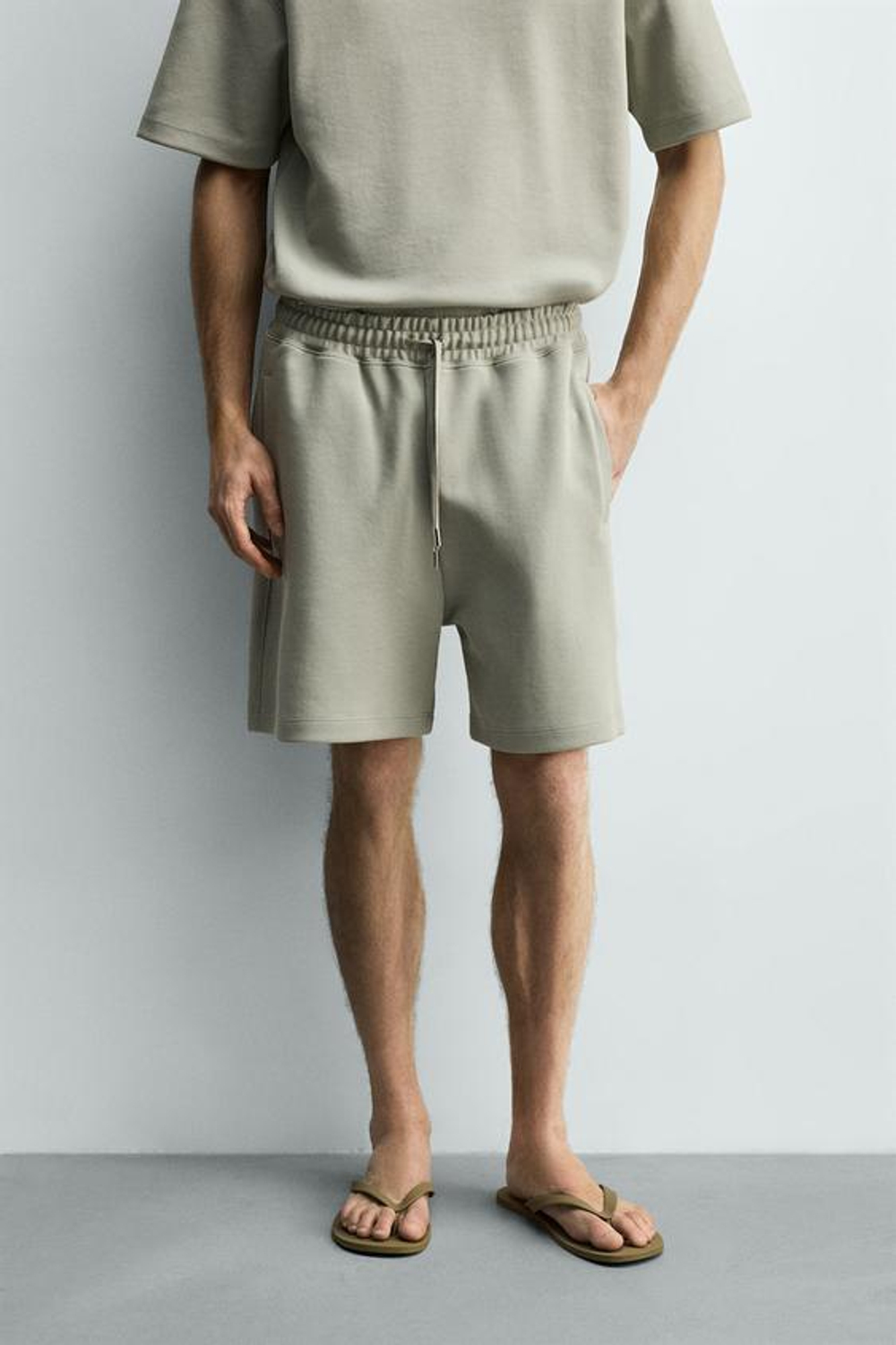 ZARA ШОРТЫ-ДЖОГГЕРЫ RELAXED FIT ИЗ ТКАНИ INTERLOCK, ЛИНЯЛЫЙ ЗЕЛЕНЫЙ