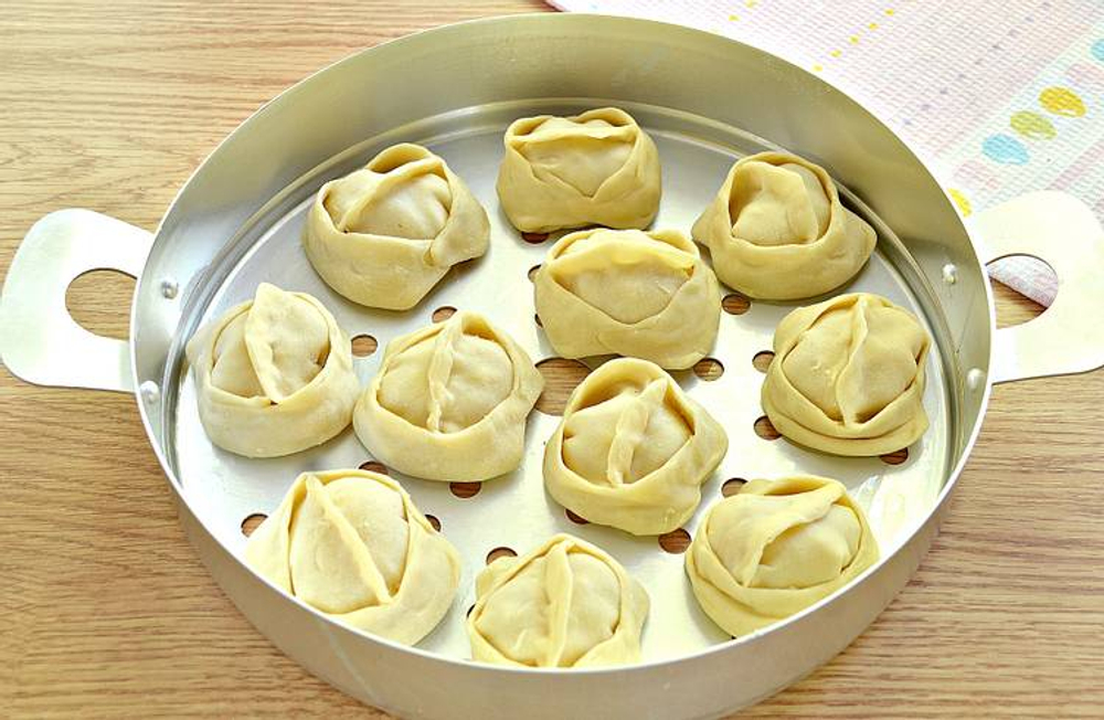 Манты с курицей и картошкой