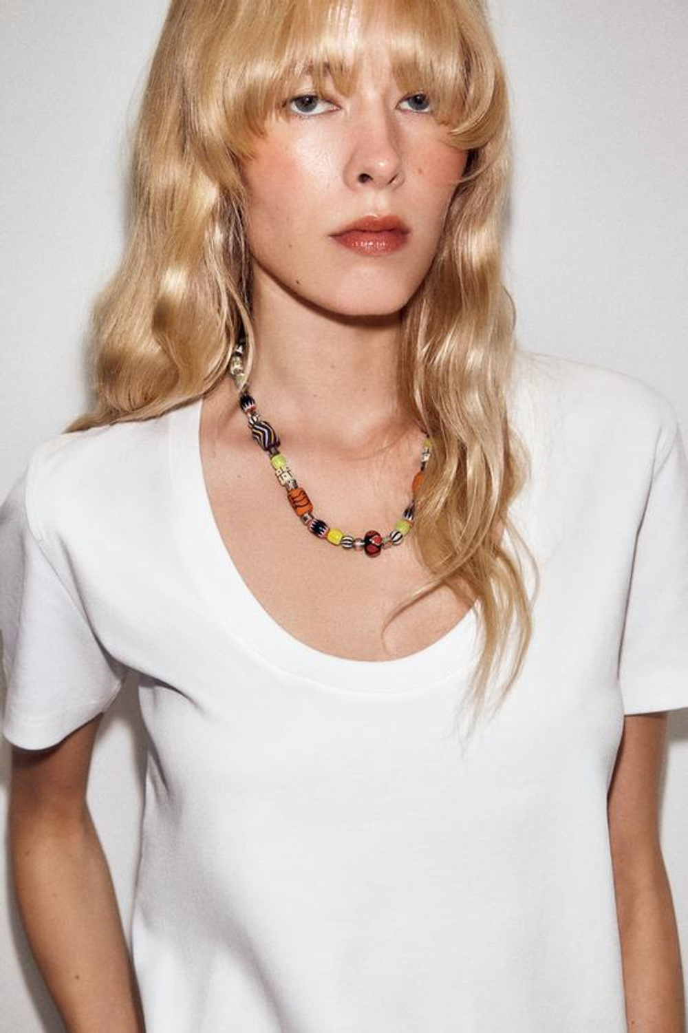 ZARA ОЖЕРЕЛЬЕ С КЕРАМИЧЕСКИМИ ДЕТАЛЯМИ, РАЗНОЦВЕТНЫЙ