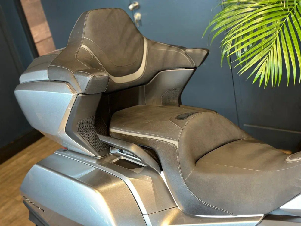 Gold Wing Tour — GL1800 DCT
