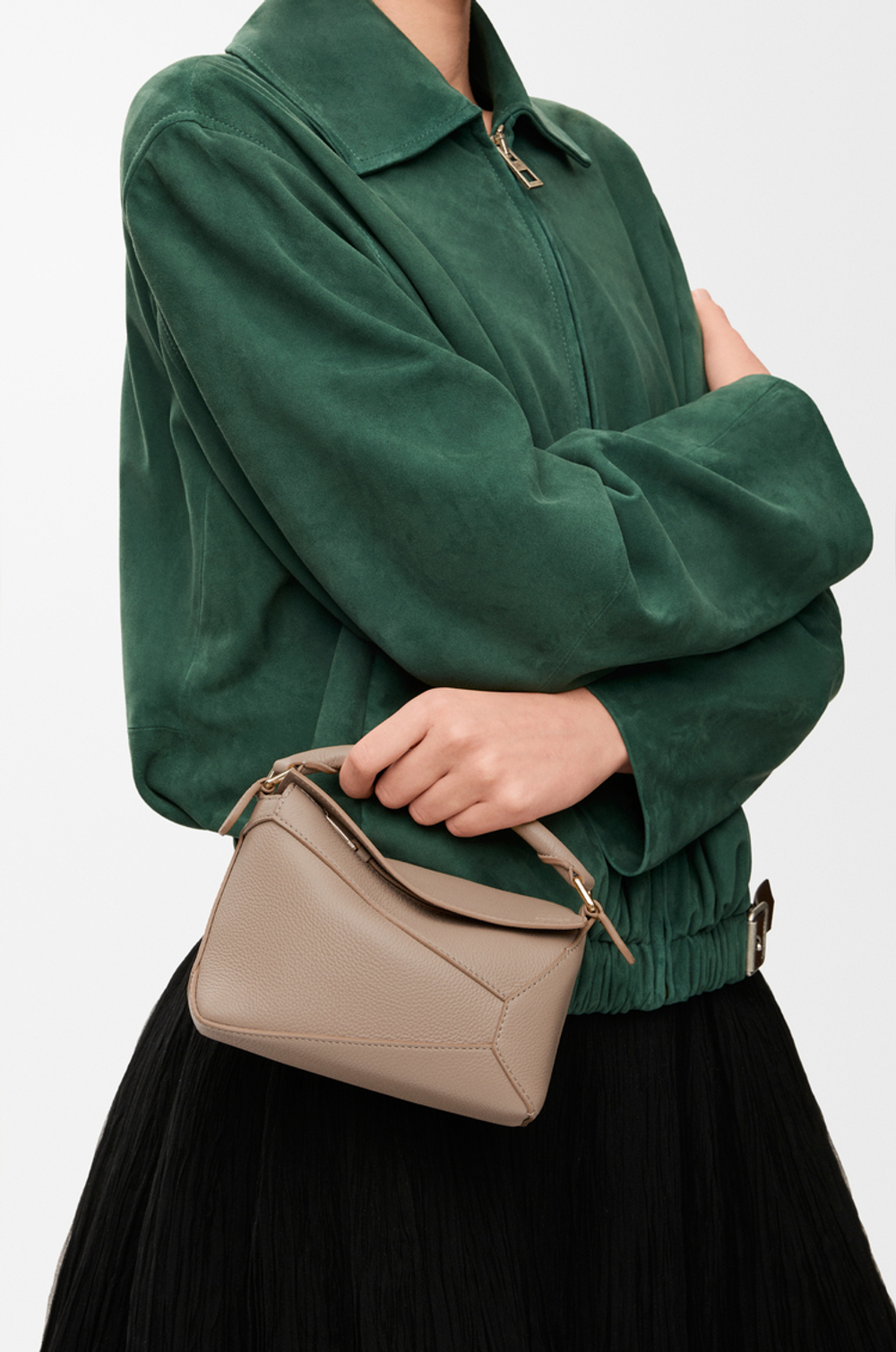 Loewe Мини-сумка Puzzle Edge из мягкой зернистой телячьей кожи, песочный