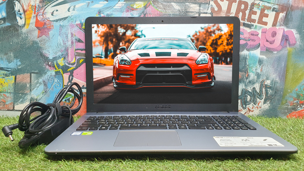 Ноутбук ASUS i3-6/6Gb/ 920MX 2Gb/FHD