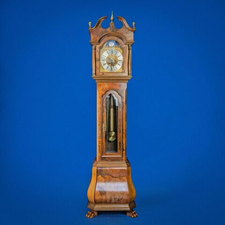 Напольные часы с четвертным боем