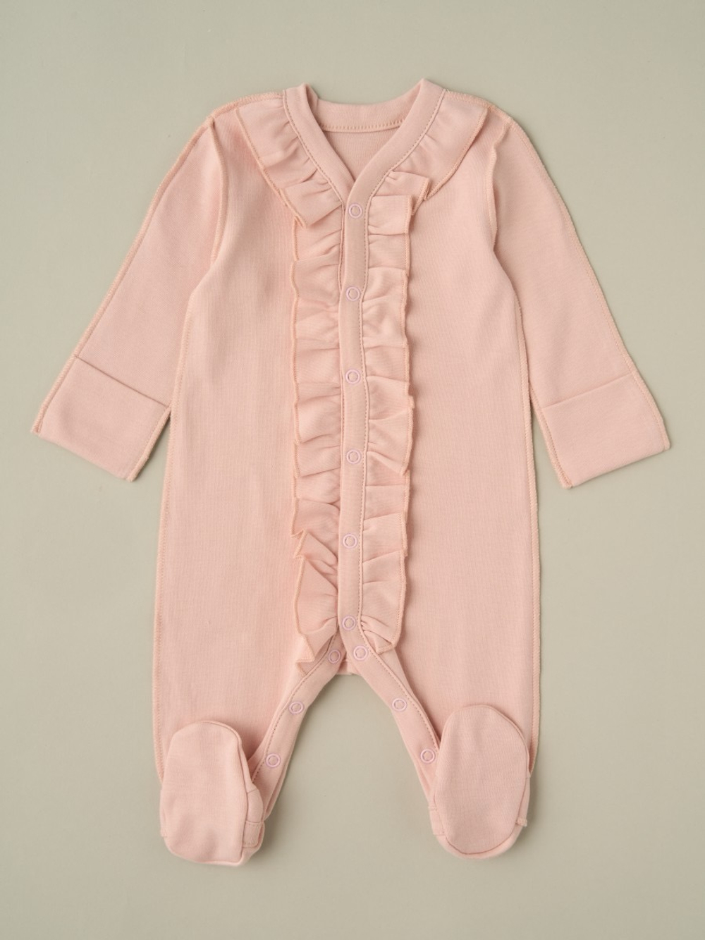 Комбинезон и чепчик с рюшами, Пудровый