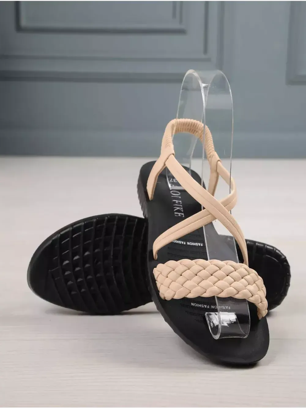 Сандалии летние