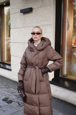 Пуховик с капюшоном в длине макси