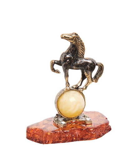 Народные промыслы AM- 418 Фигурка «Лошадь на шаре» (латунь, янтарь)