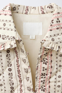 ZARA СТЕГАНАЯ КУРТКА С ПРИНТОМ, СВЕТЛО-БЕЖЕВЫЙ