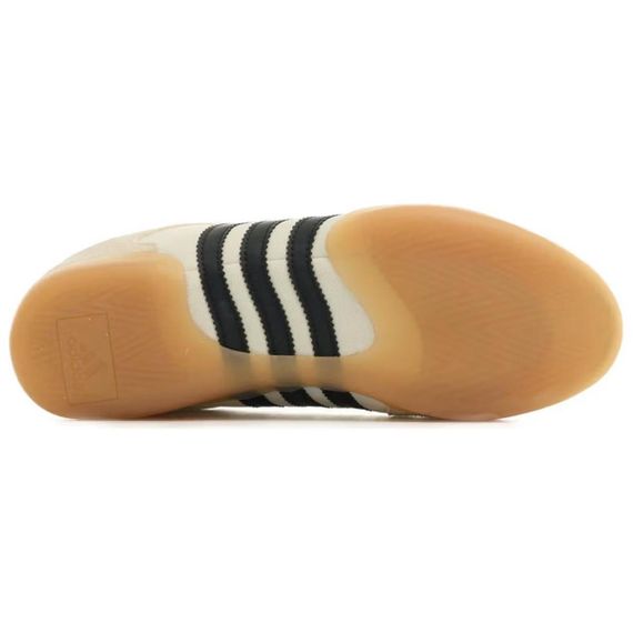 Балерина Adidas, бывшая жена Низкого топ-менеджера Юнисекса