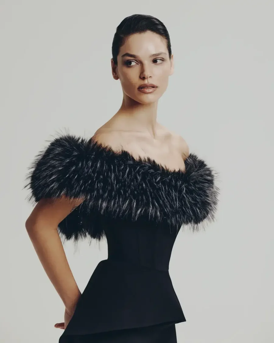Корсет с мехом, Черный
