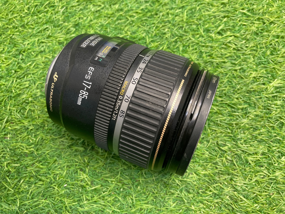 Canon EF-S 17-85mm 4-5.6 IS USM