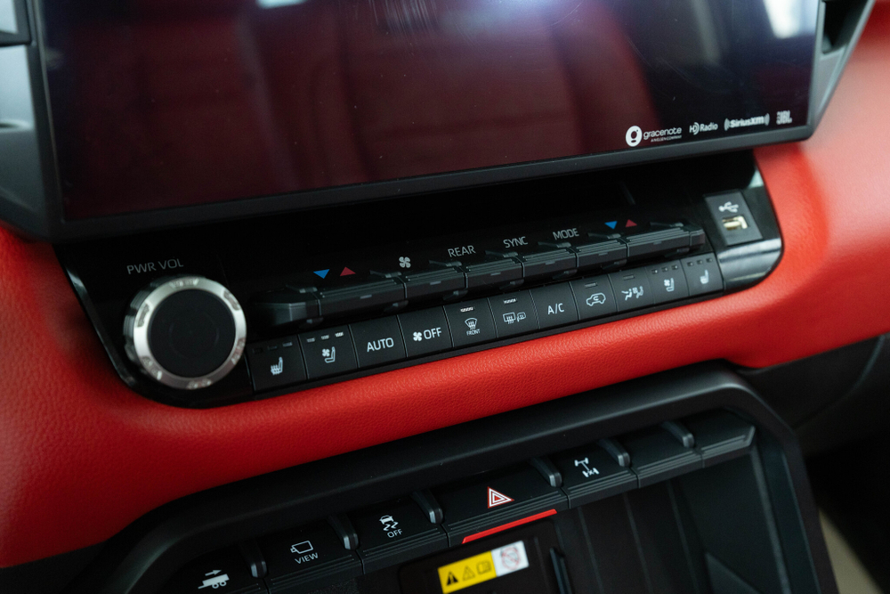 Toyota Sequoia, 2022 год