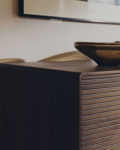 Сервант Norlen с 4 дверцами и 2 ящиками из шпона ореха