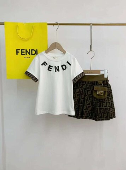 Футболка и юбка Fendi для девочки