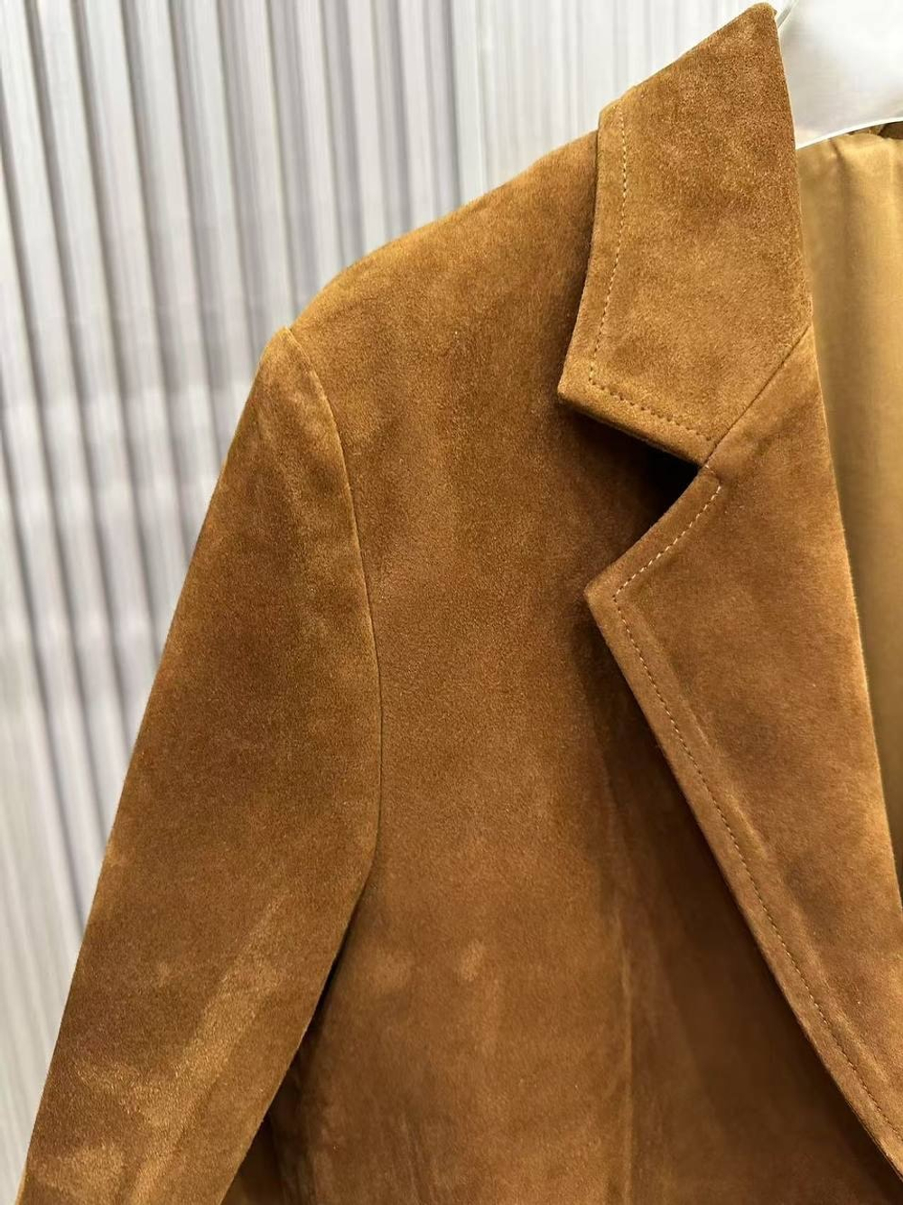 Удлинений замшевый жакет «Camel»