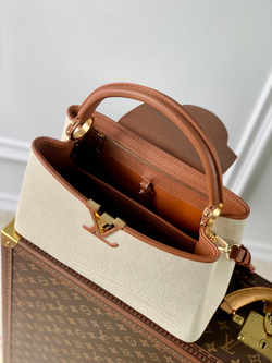 Louis Vuitton Capucines MM