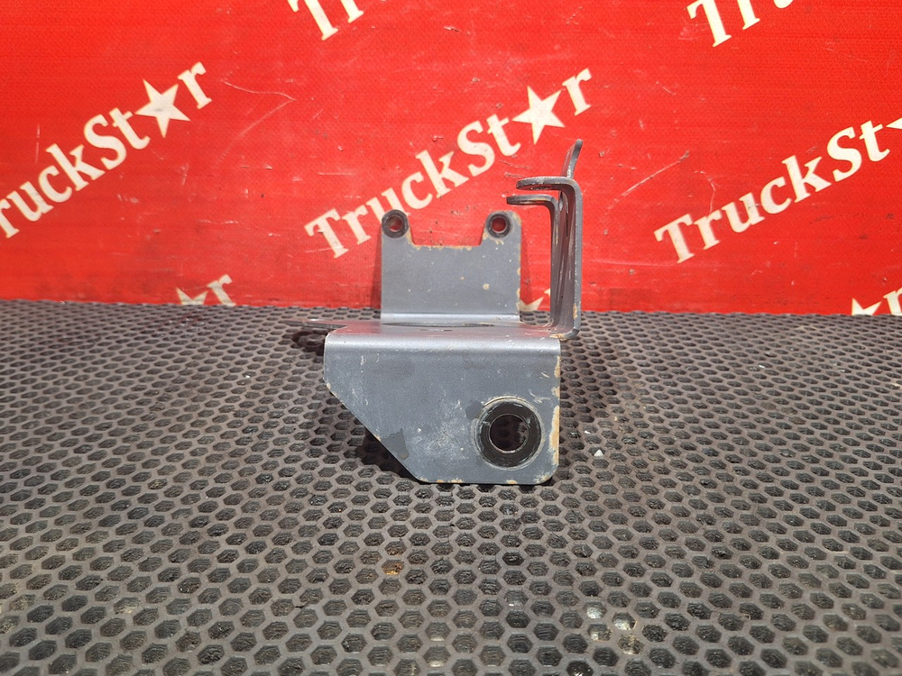 Кронштейн ускорительного клапана