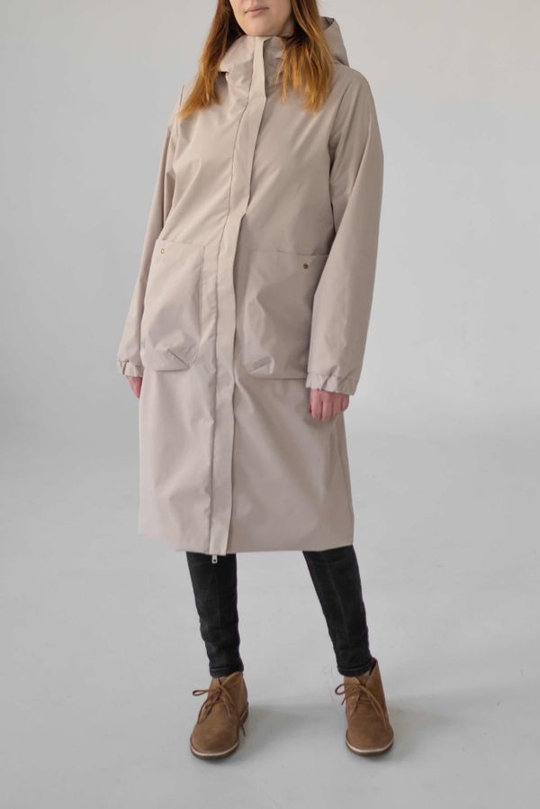 Плащ женский бежевый - фото 8