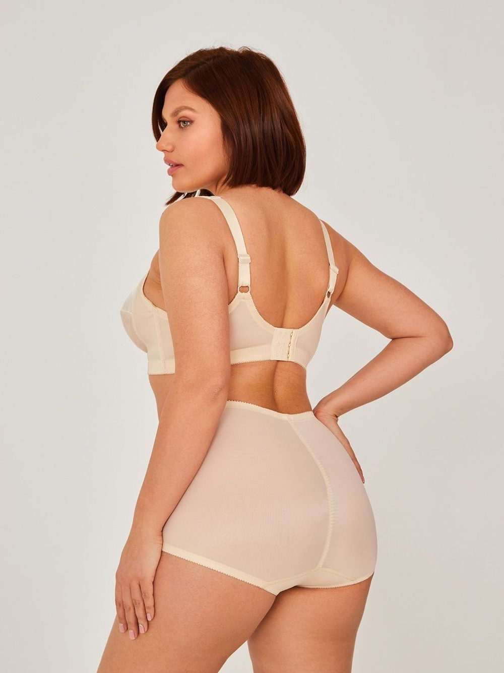 Высокие утягивающие трусики с атласной вставкой (Размер: 8X) (Цвет: черный)