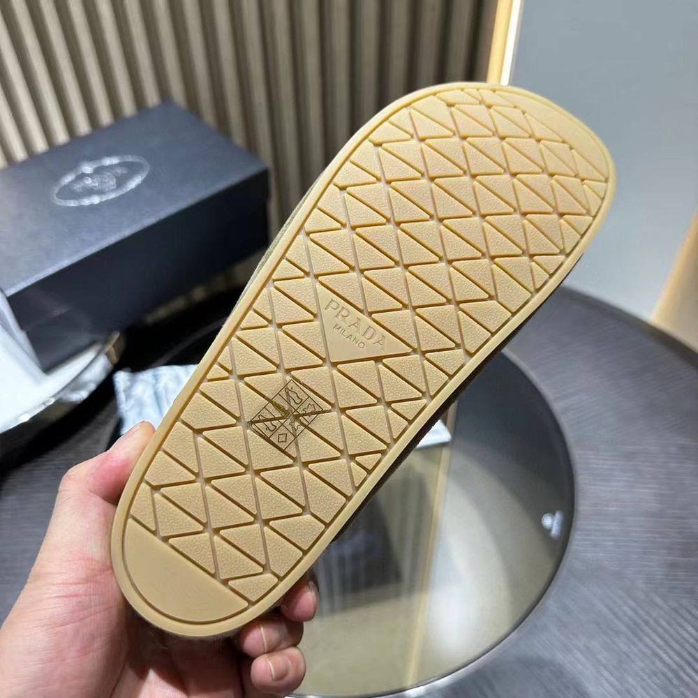 Сабо Prada