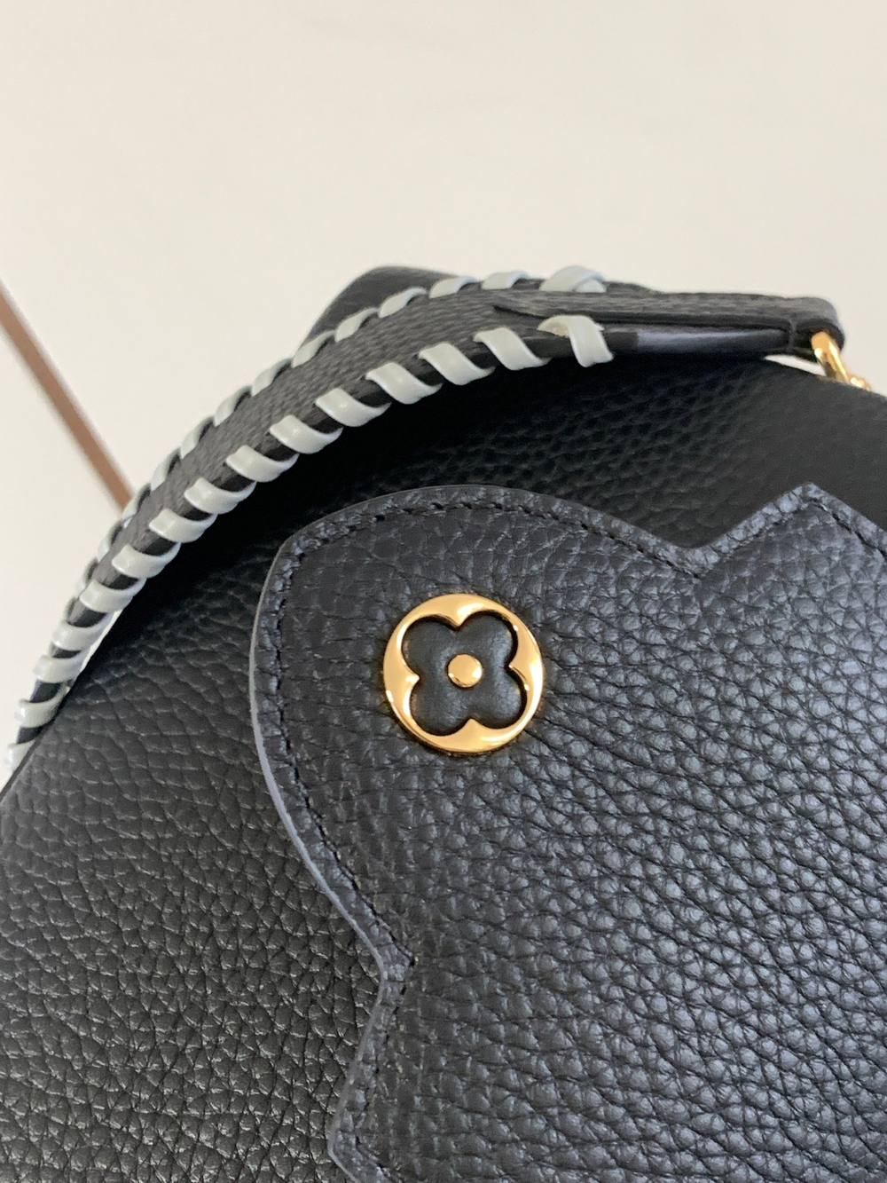 Louis Vuitton Capucines Mini