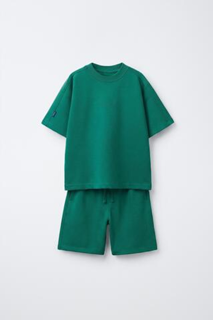 ZARA КОМПЛЕКТ ИЗ ФУТБОЛКИ И ШОРТОВ ИЗ ТКАНИ ИНТЕРЛОК, ЗЕЛЕНЫЙ