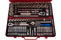 KING TONY (9033CR) Набор торцевых головок с принадлежностями 1/4"+3/8"+1/2", 6 и 12-гранные, 4-32 мм и 5/32"-1&1/4", 135 предметов