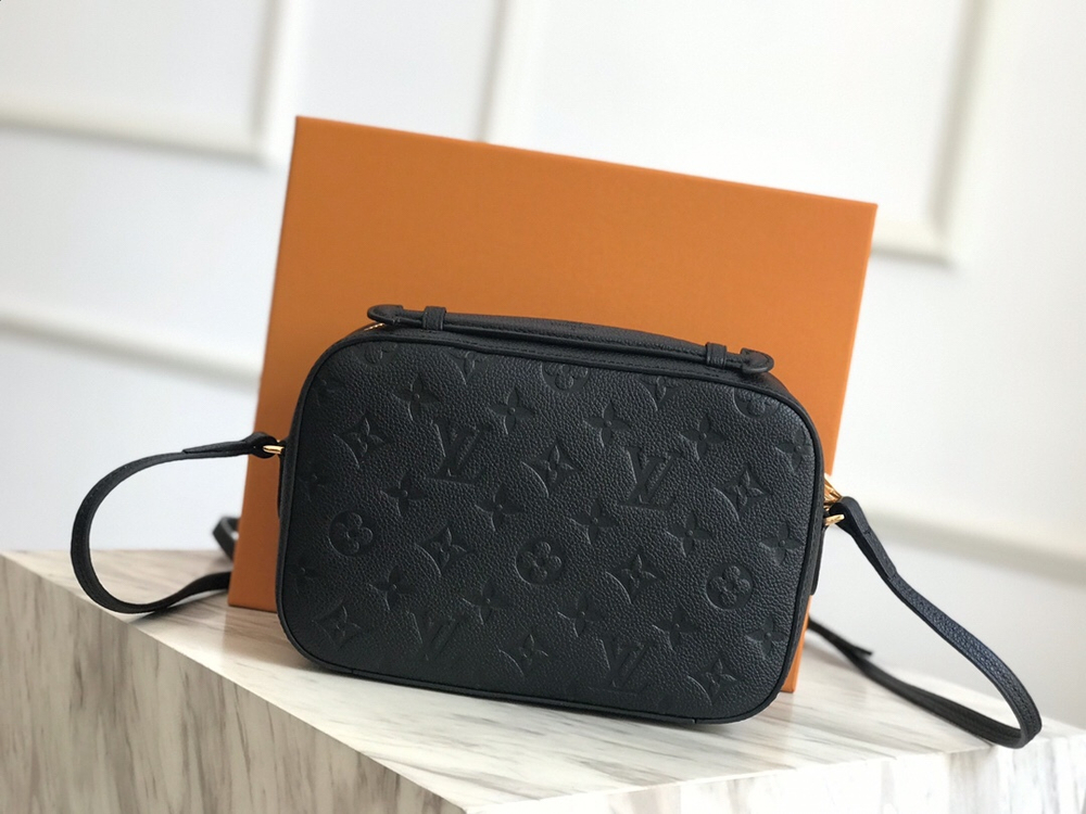 Louis Vuitton Saintonge