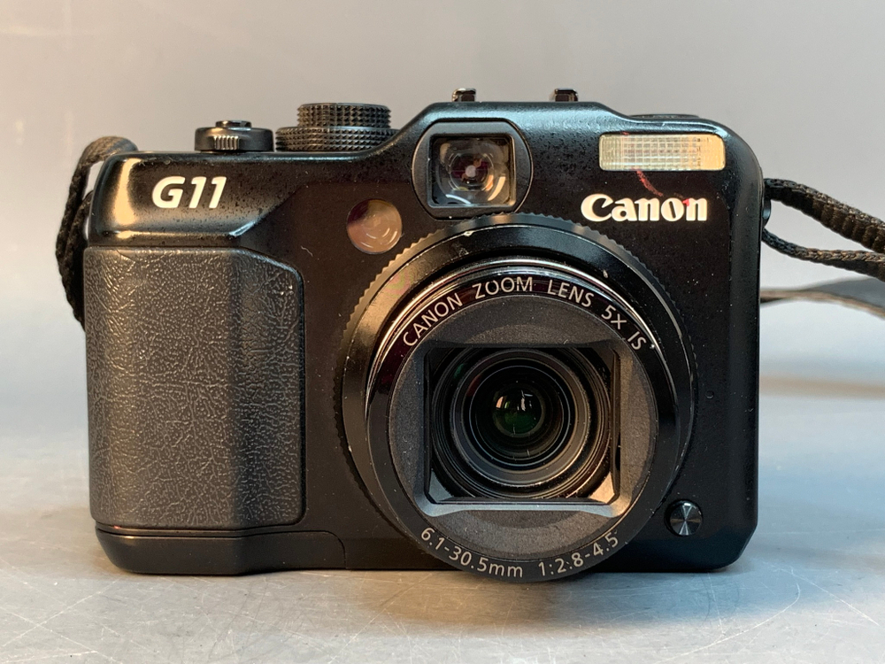 Canon PowerShot G11 не работает вспышка, царапинки на линзе