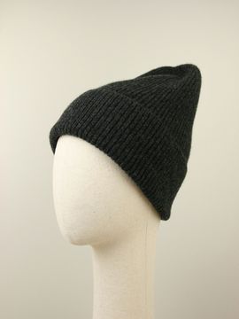 Шапка вязаная "Прогулка с корги", 100% шерсть ягнёнка, цвет уголь.