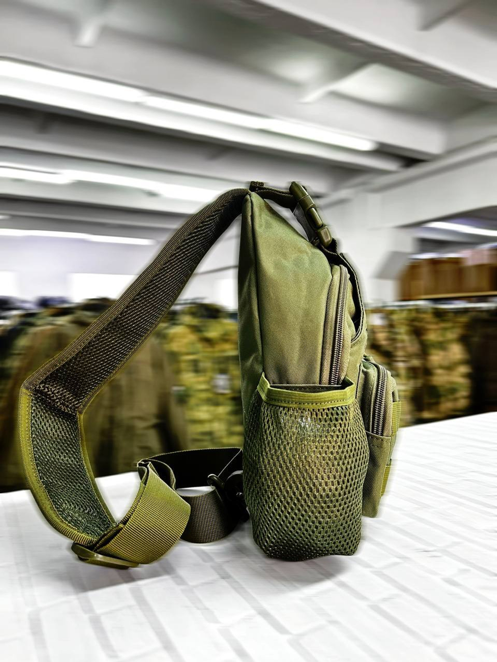 Тактическая плечевая сумка / олива