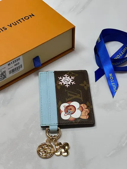 Держатель для карт Louis Vuitton Charms, нежно-голубой