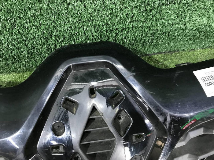 Решетка радиатора Renault Kaptur (2016-2020)