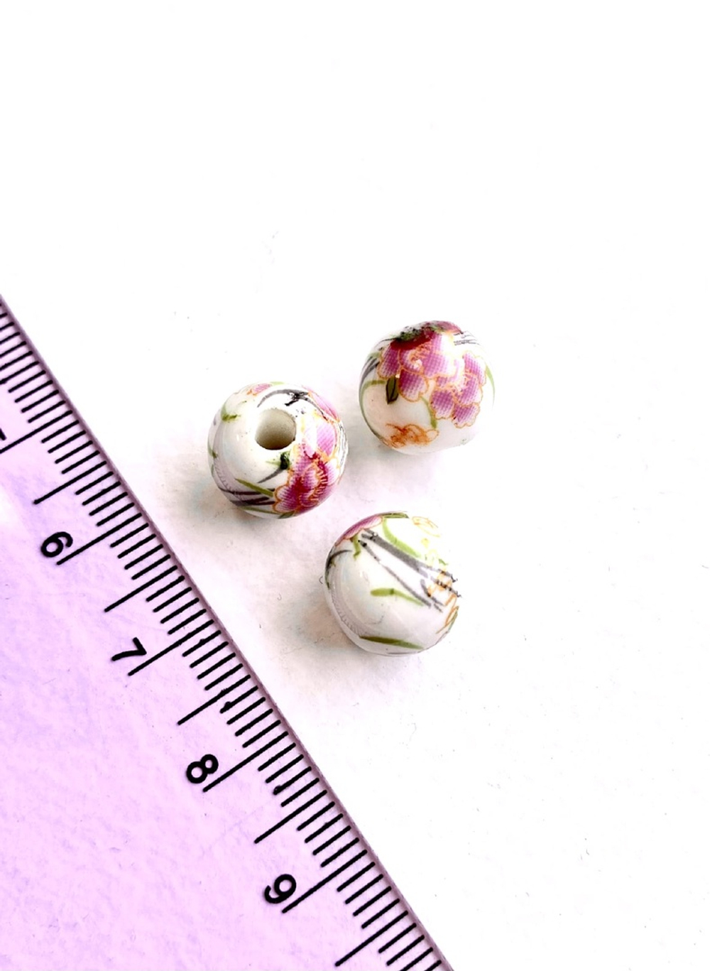 25704-6 Бусина керамическая,10 мм, белый/розовый