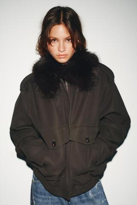 ZARA КУРТКА ИЗ ИСКУССТВЕННОЙ ЗАМШИ СО СЪЕМНЫМ ВОРОТНИКОМ, КОРИЧНЕВЫЙ