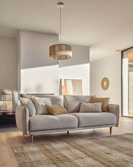 Carlota 3-местный диван бежевого цвета 210 см Испания La Forma