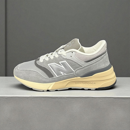 New Balance 997R • Gray