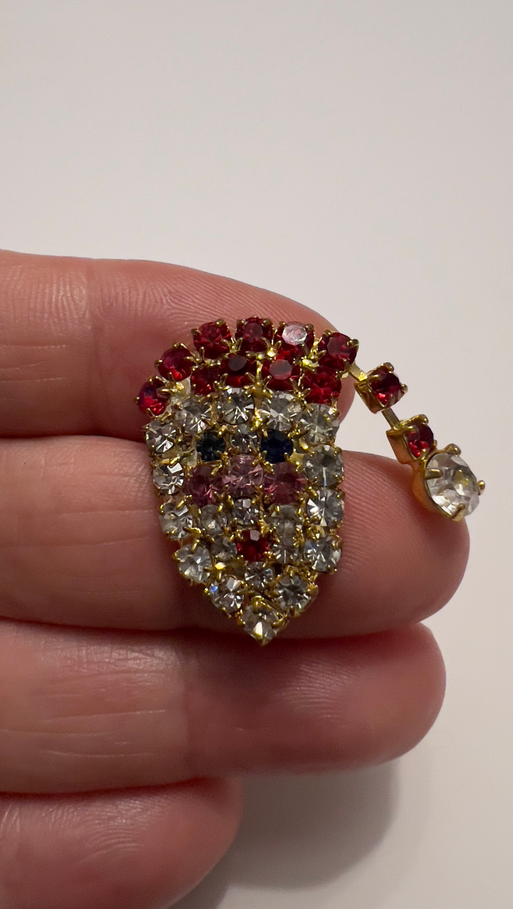 Новогодняя брошь Дед Мороз