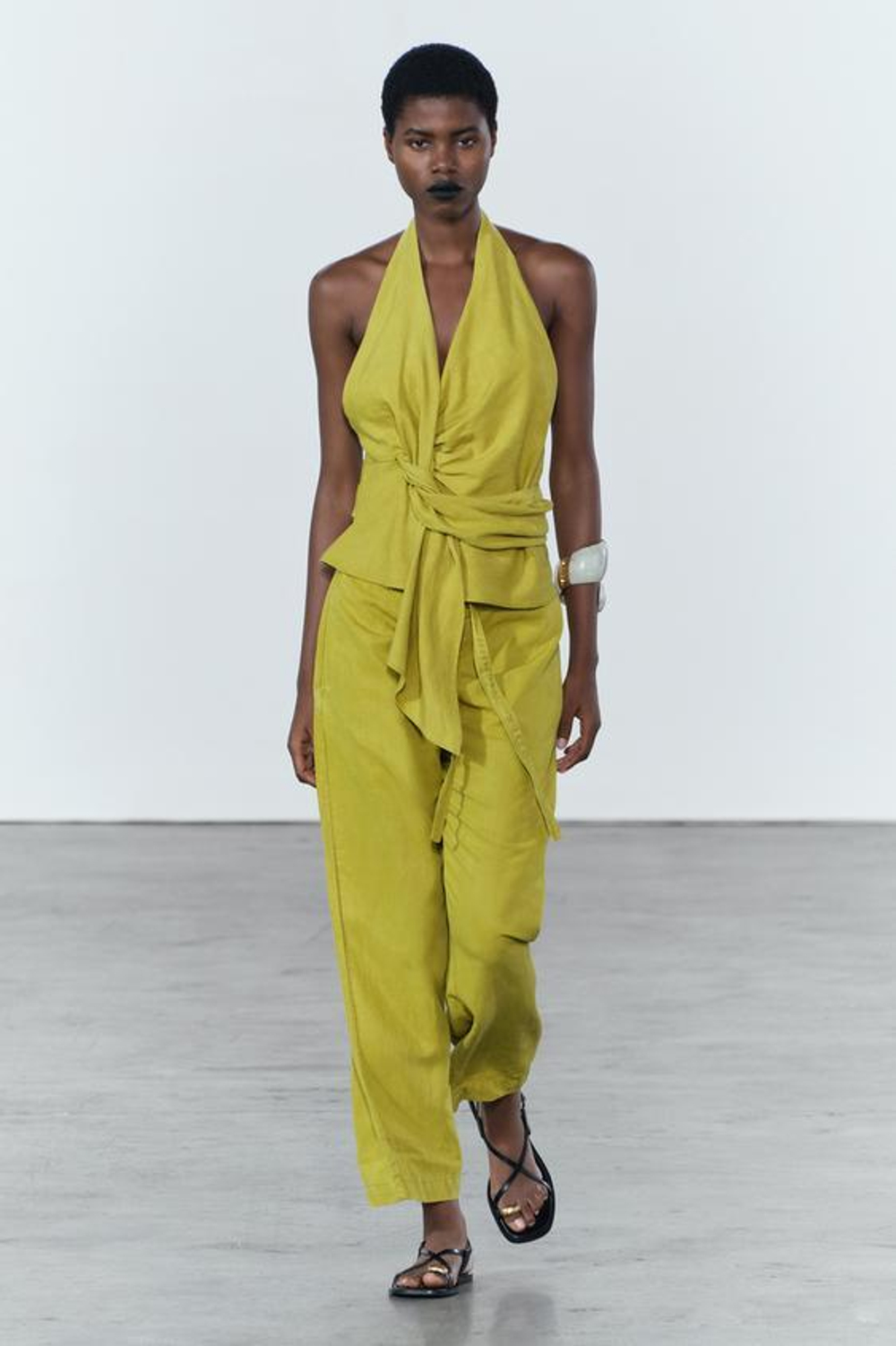 ZARA ТОП НА ЗАПÁХЕ С ГОРЛОВИНОЙ ХАЛТЕР — ZW COLLECTION, ЛАЙМОВЫЙ