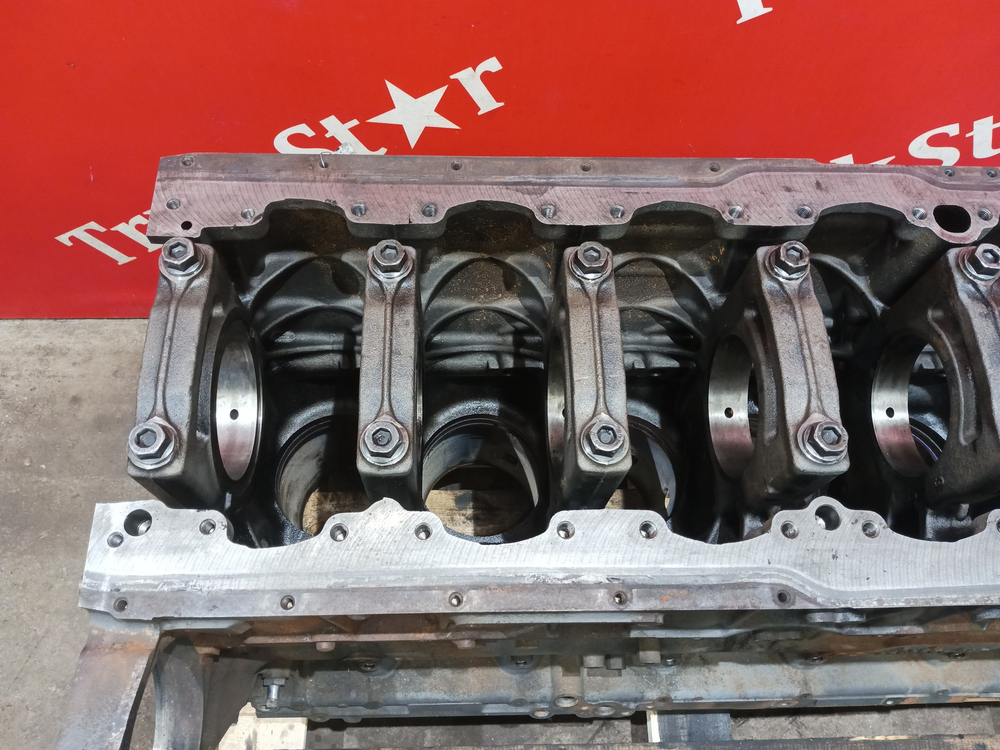 Блок цилиндров двигателя MX340U1 EURO-5 2018г.