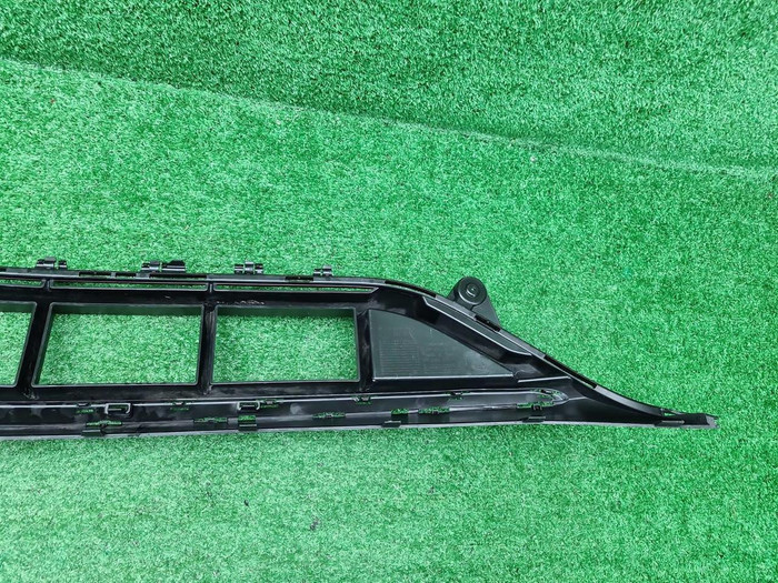 Решетка перед. бампера Mercedes E W213 (20-23) AMG