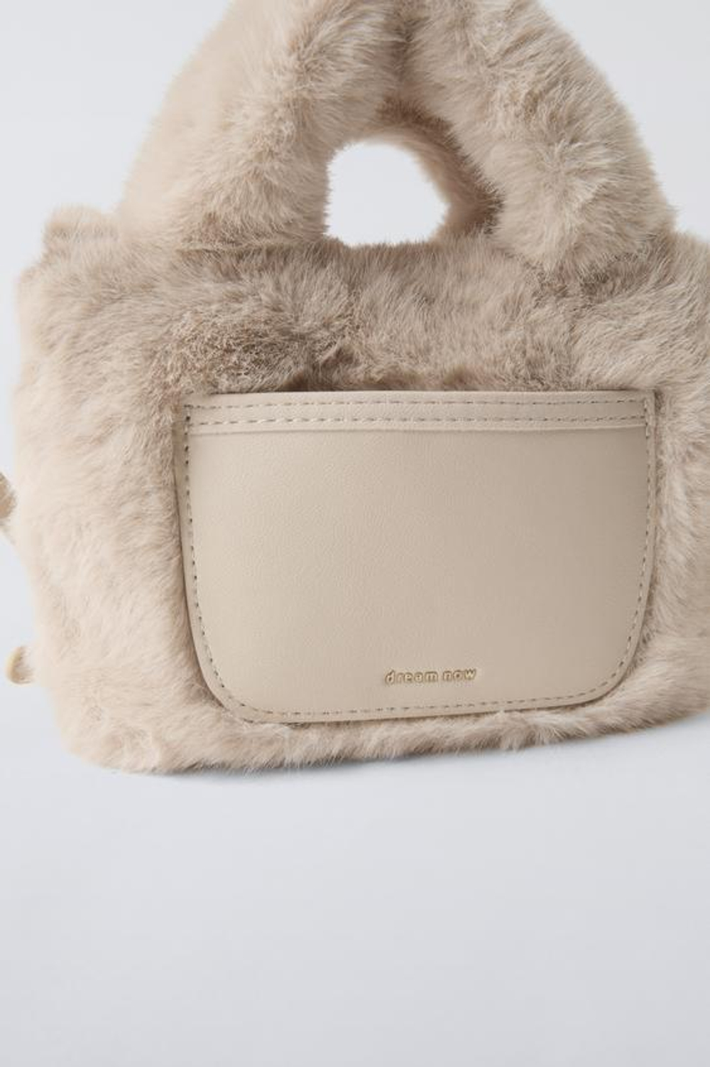 ZARA СУМКА ИЗ ИСКУССТВЕННОГО МЕХА, БЕЛЫЙ