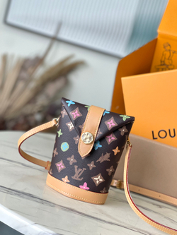Louis Vuitton Envelope Pouch