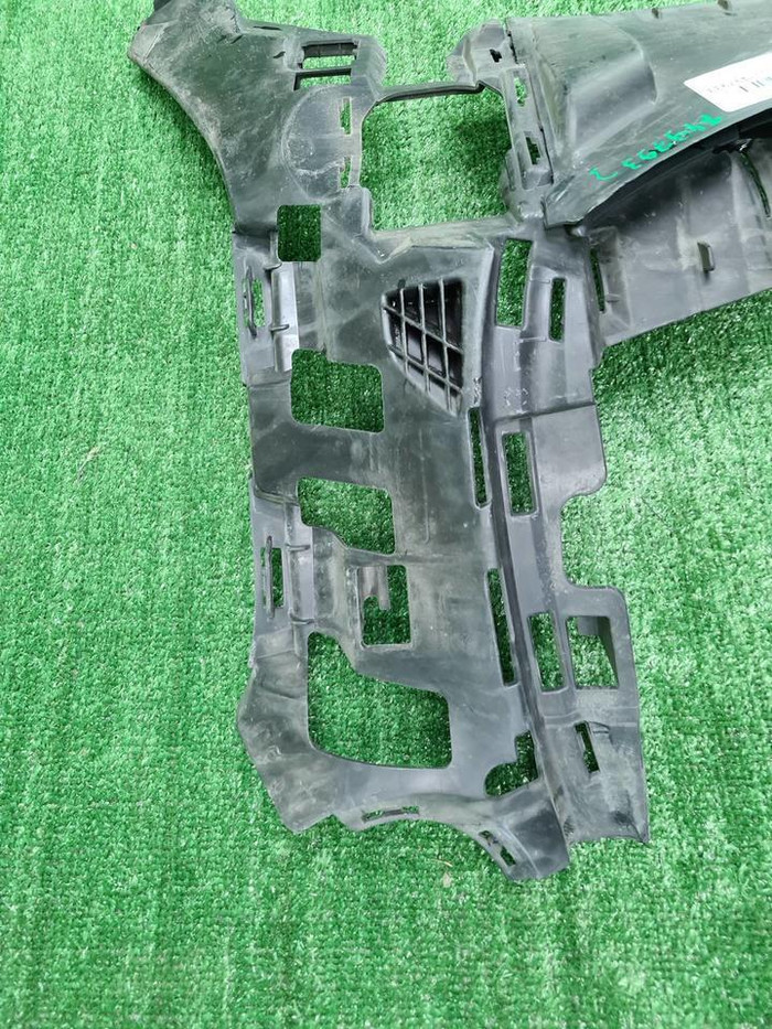 Кронштейн перед. бампера Mercedes C w206 21-нв AMG