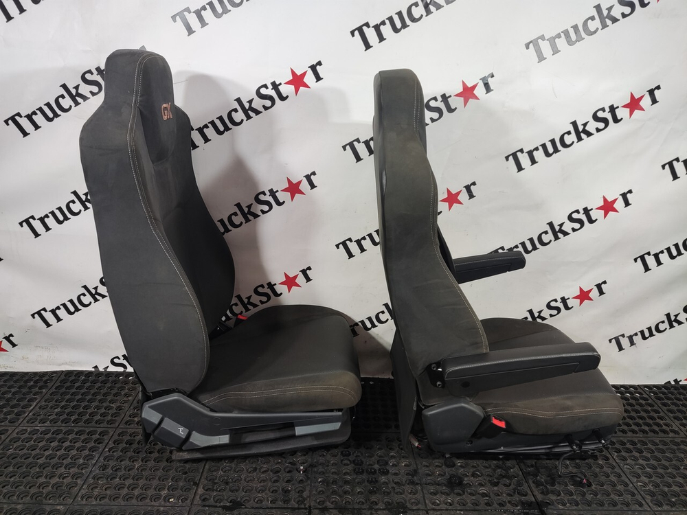 Комплект сидений пневматических 2023г