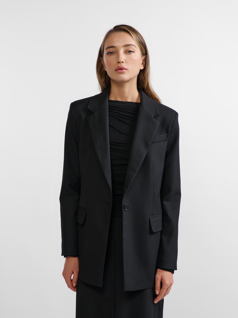 ПИДЖАК ПРИЛЕГАЮЩЕГО СИЛУЭТА