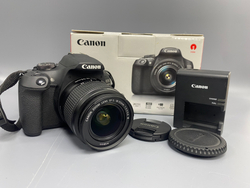 Canon 2000D Kit 18-55mm 890 кадров