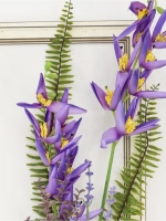 Искусственные цветы для декора стен