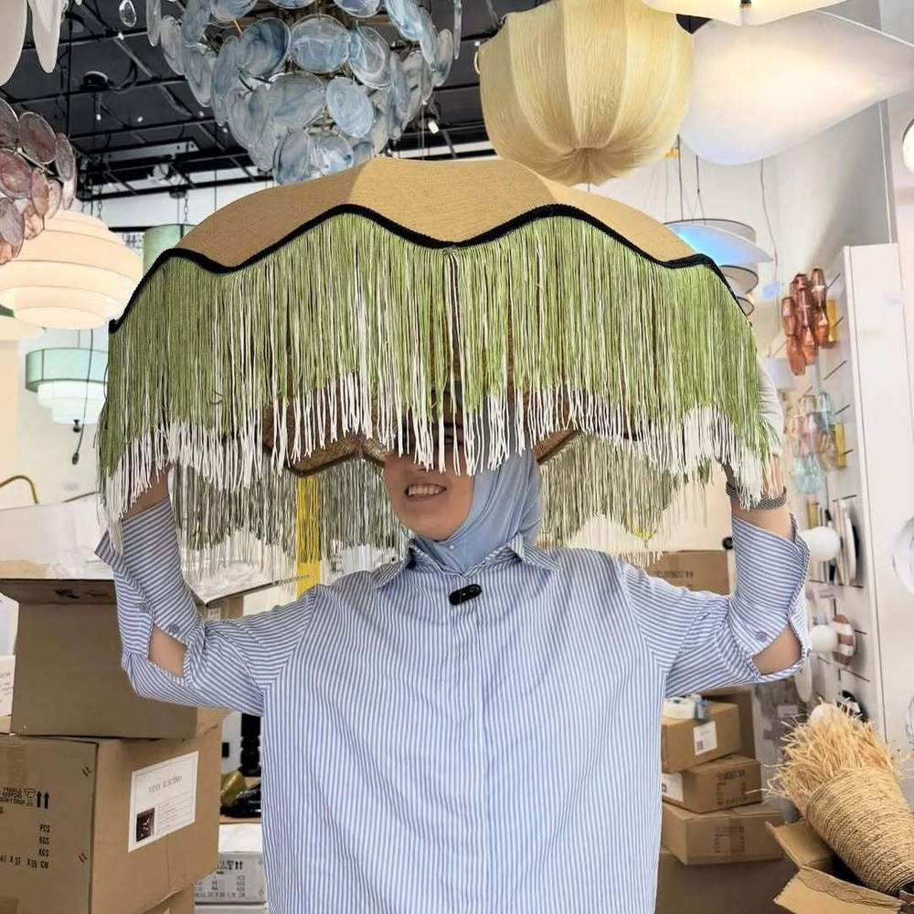 Плетёная люстра с акцентом на природные текстуры и изящные детали.